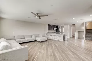 Photo #3: 2560570 Listing 