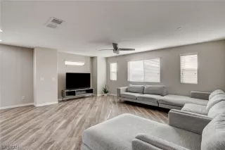 Photo #5: 2560570 Listing 