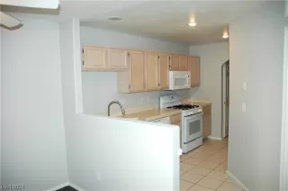 Photo #6: 2560578 Listing 