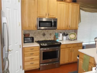 Photo #2: 2560621 Listing