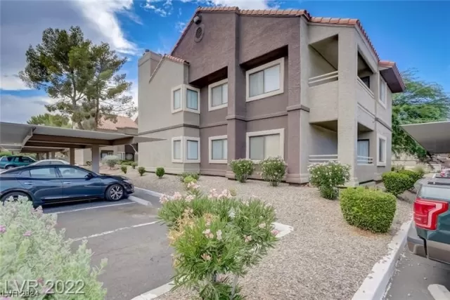 MLS: 2560665 Condo For Sale