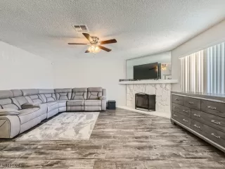 Photo #6: 2560687 Listing