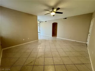 Photo #3: 2560707 Listing