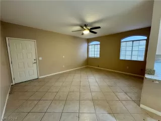 Photo #4: 2560707 Listing