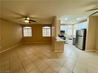 Photo #5: 2560707 Listing