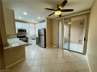 Photo #6: 2560707 Listing