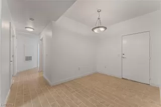 Photo #6: 2560713 Listing