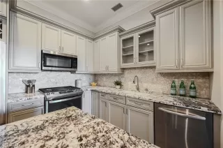 Photo #2: 2560737 Listing 