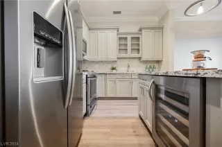 Photo #3: 2560737 Listing 