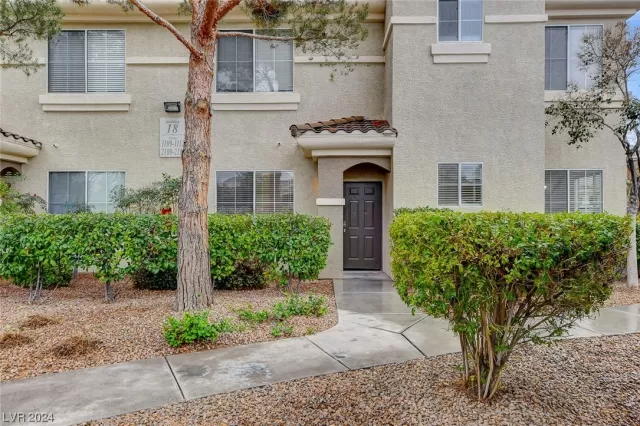 MLS: 2560744 Condo For Sale