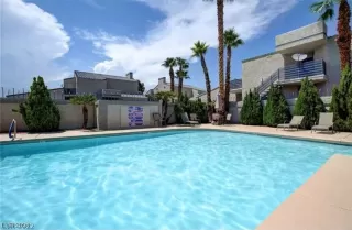 Photo #1: 2560750 Listing 