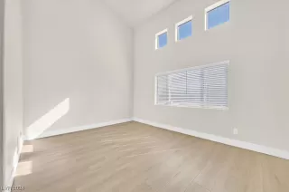 Photo #5: 2560781 Listing 