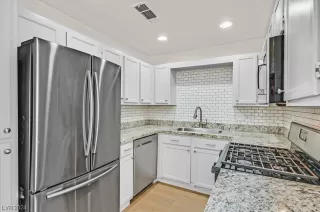 Photo #6: 2560781 Listing 