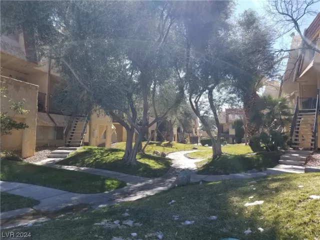 MLS: 2560787 Condo For Sale