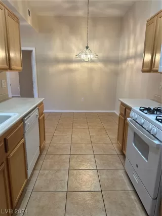 Photo #4: 2560799 Listing 