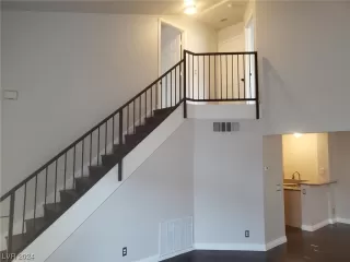 Photo #2: 2560826 Listing 