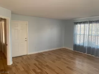 Photo #4: 2560828 Listing 