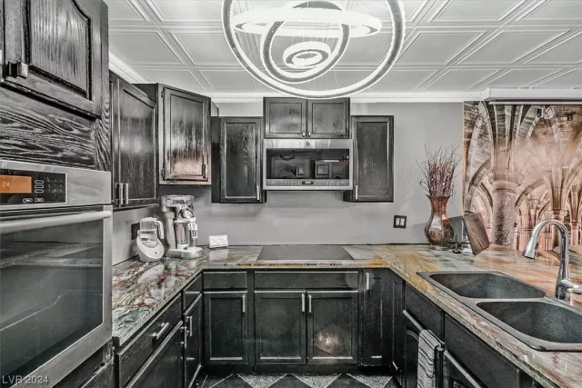 MLS: 2560841 Condo For Sale