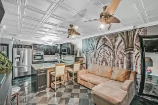 Photo #6: 2560841 Listing