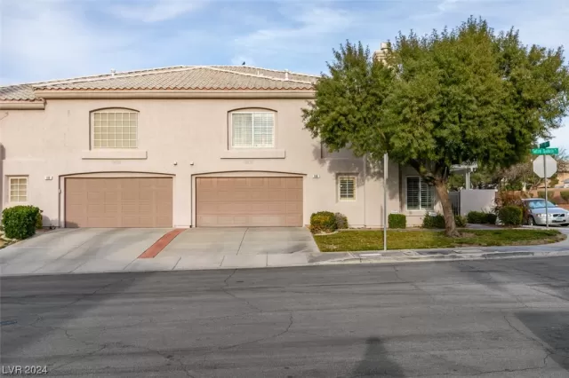 MLS: 2560901 Condo For Sale