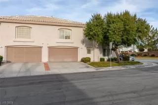 Photo #1: 2560901 Listing