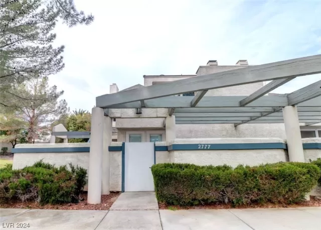 MLS: 2560912 Condo For Sale