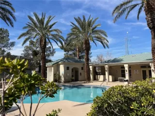 Photo #1: 2560913 Listing