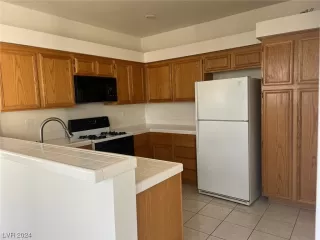 Photo #4: 2560913 Listing