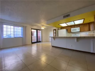 Photo #2: 2560921 Listing 