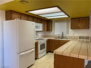 Photo #5: 2560921 Listing 