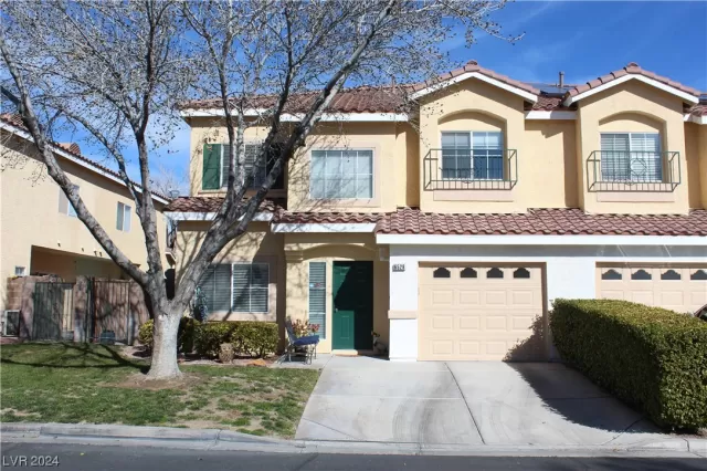 MLS: 2560922 Condo For Sale