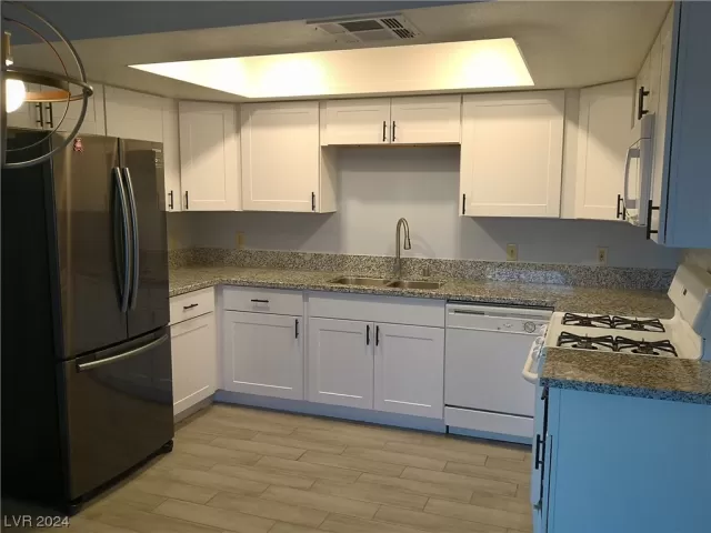 MLS: 2560938 Condo For Sale