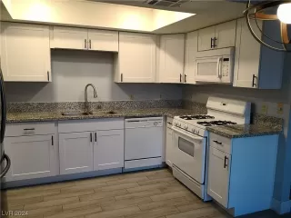 Photo #3: 2560938 Listing 