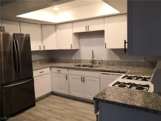 Photo #4: 2560938 Listing 