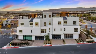 Photo #1: 2560939 Listing