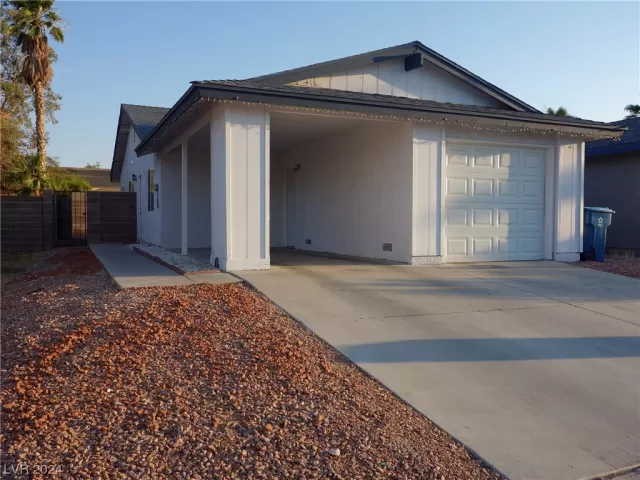 MLS: 2560977 Condo For Sale