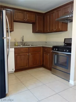 Photo #1: 2560977 Listing