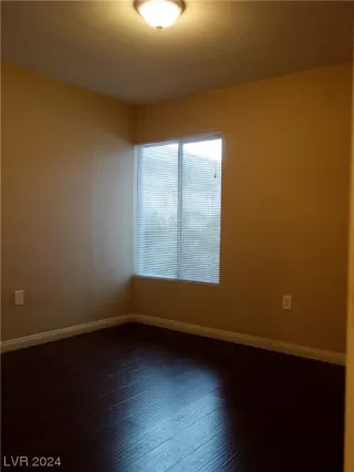 Photo #4: 2560977 Listing