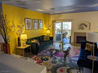 Photo #3: 2560984 Listing