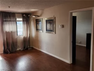 Photo #3: 2560996 Listing 