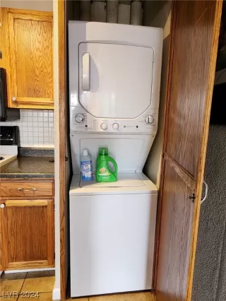 Photo #5: 2560996 Listing 