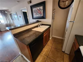 Photo #6: 2560996 Listing 