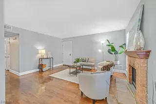 Photo #2: 2561002 Listing 