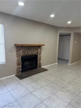 Photo #4: 2561005 Listing 