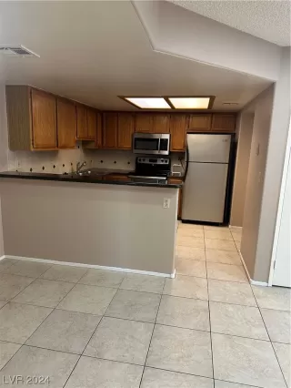 Photo #6: 2561005 Listing 