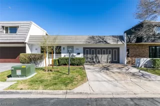 Photo #1: 2561018 Listing