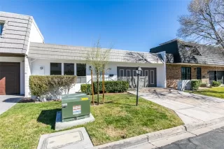 Photo #3: 2561018 Listing