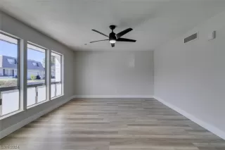 Photo #6: 2561018 Listing