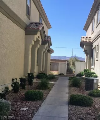 Photo #1: 2561072 Listing