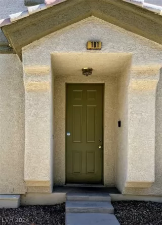 Photo #2: 2561072 Listing